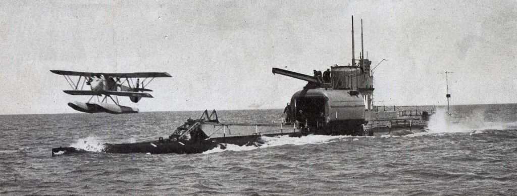 HMS M2, Kraliyet Donanmasının keşif kolu olarak kullanılan uçak taşıyan bir denizaltıydı.