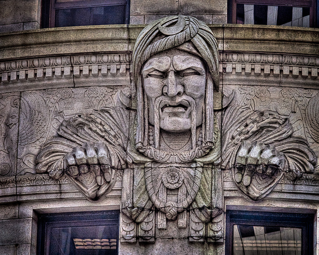 Providence şehrinde bulunan Turk's Head Building adını cephesinde görülen büst şeklindeki pruva heykelinden alıyor.
